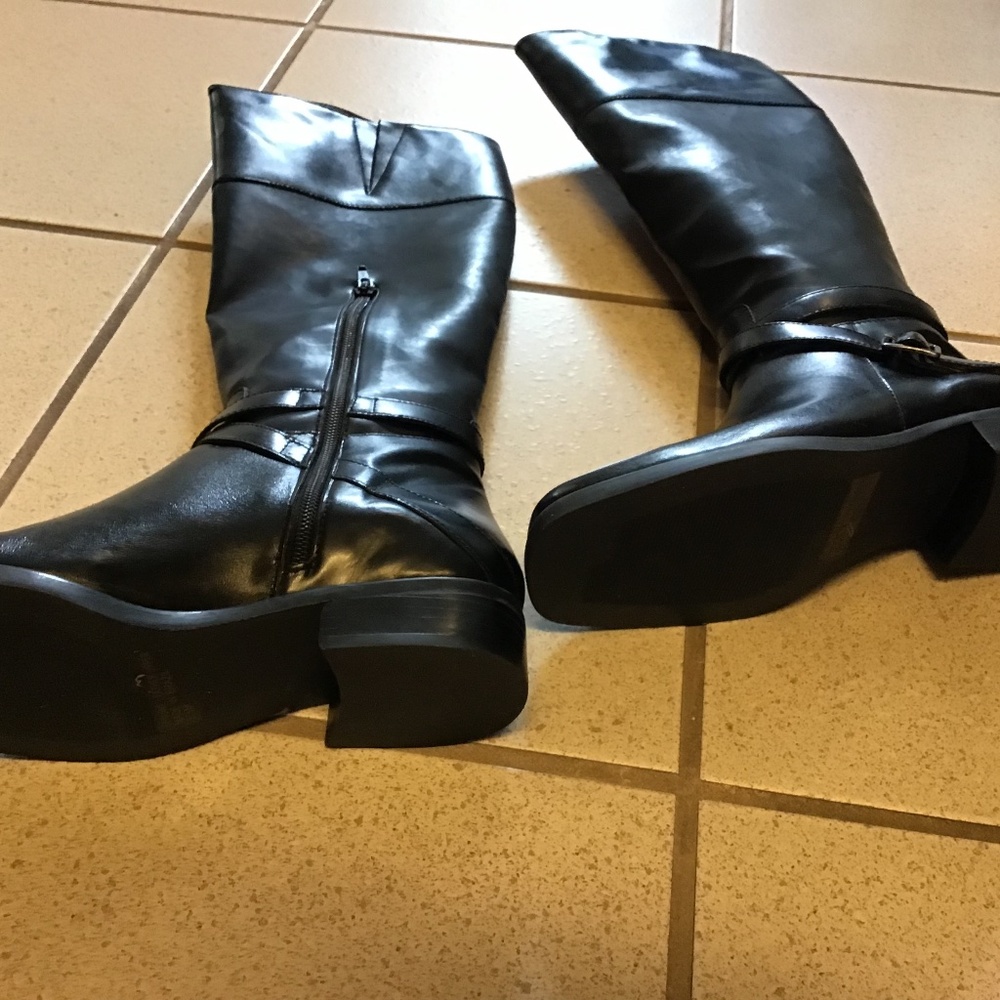 Women's Black  leather boots